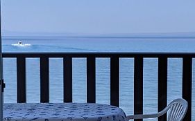 Seafront Apartment Pefkochori